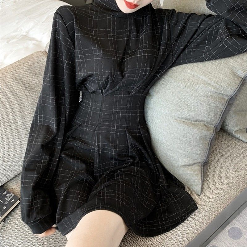 VÁY CỔ LỌ HOẠ TIẾT KẺ CARO CHẤT VẢI DÀY DẶN