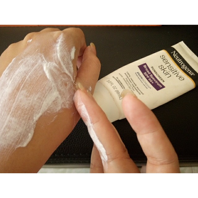 Kem Chống Nắng Cho Da Nhạy Cảm Neutrogena Sensitive Skin Sunscreen SPF 60+ (88ml)