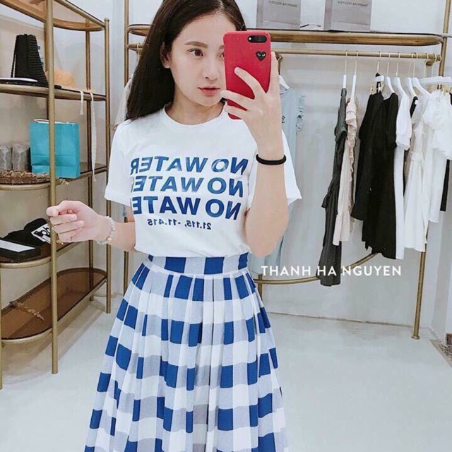 Set chân váy caro x áo thun chữ