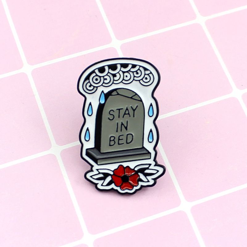 Ghim Cài Áo Hình Ma Đính Đá Độc Đáo