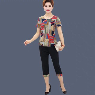 Bộ áo thun cổ tròn ngắn tay họa tiết hoa nhỏ xinh xắn + quần lửng thời trang nữ U40-50 trẻ trung
