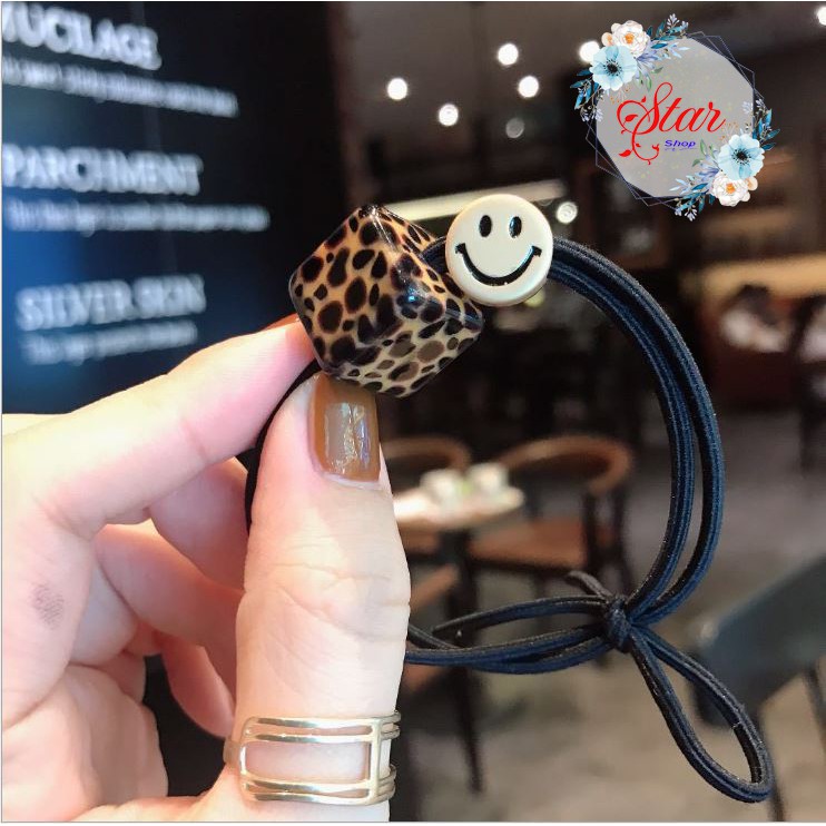 Dây buộc tóc hình mặt cười phối Ô vuông da báo C05