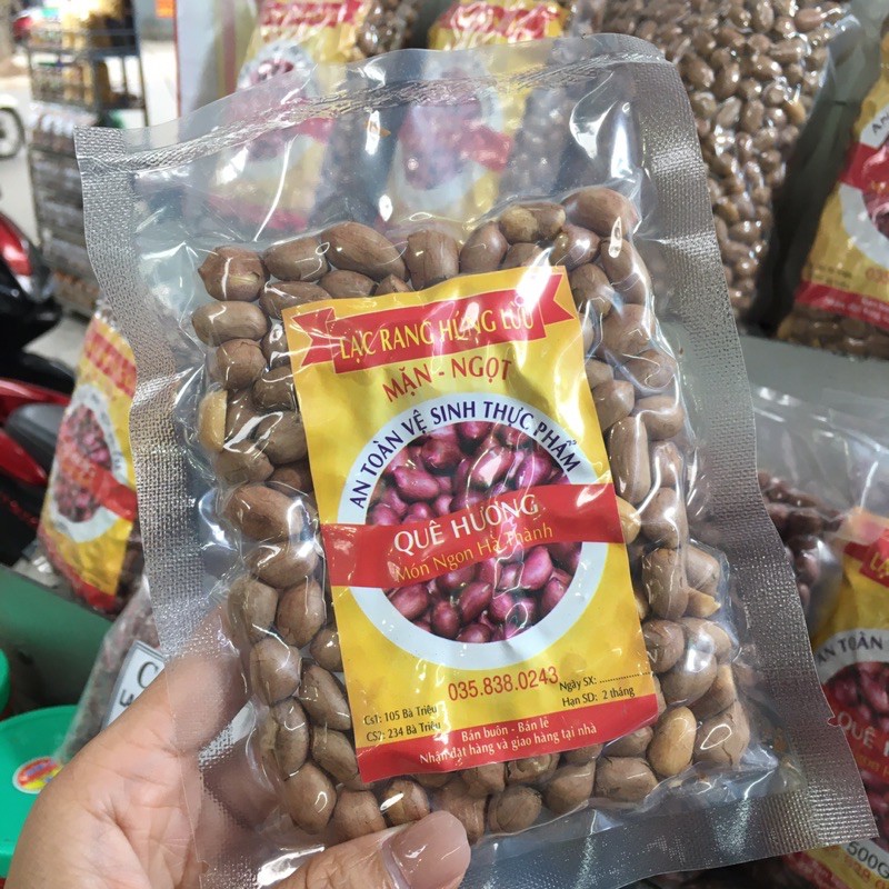 Lạc rang húng lìu mặn ngọt hiệu Quê Hương -đặc sản phố Bà Triệu Hà Nội