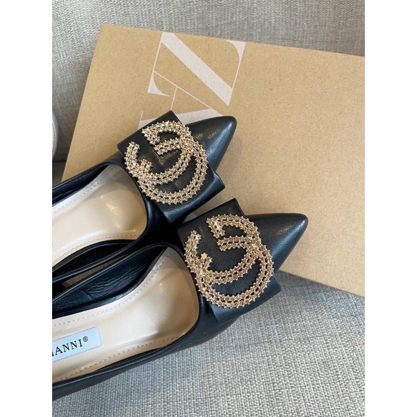 Giỳ cao gót mũi nhọn gót vuông 7p da lì tag CG đá vàng hàng vnxk đẹp