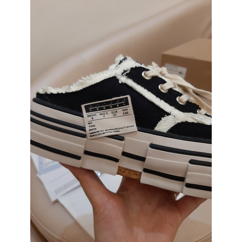 Giày xvessel slip on