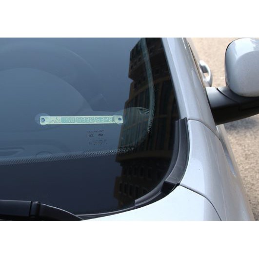 Thẻ báo số điện thoại gắn kính lái ô tô khi đỗ xe
