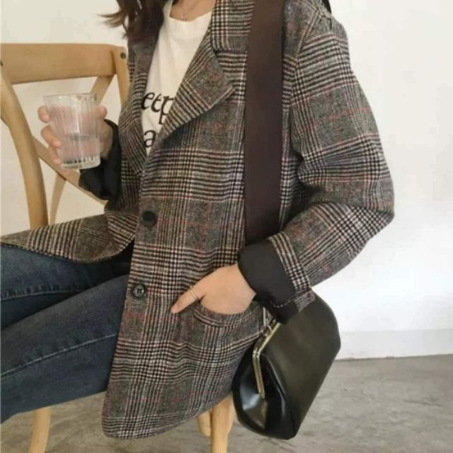 Áo blazer kẻ dáng dài