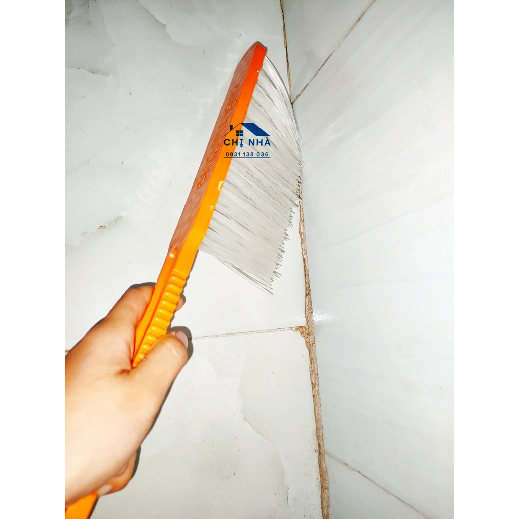 Bàn Chải Vệ Sinh Kẹt, Góc Tường