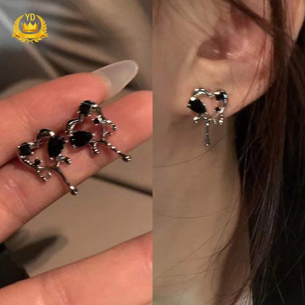 Khuyên Tai Màu Đen Hình Trái Tim Thời Trang Cho Nữ