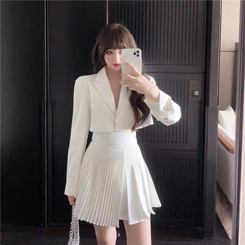 Set vest croptop và chân váy xếp ly đắp tà cột dây eo cao cấp