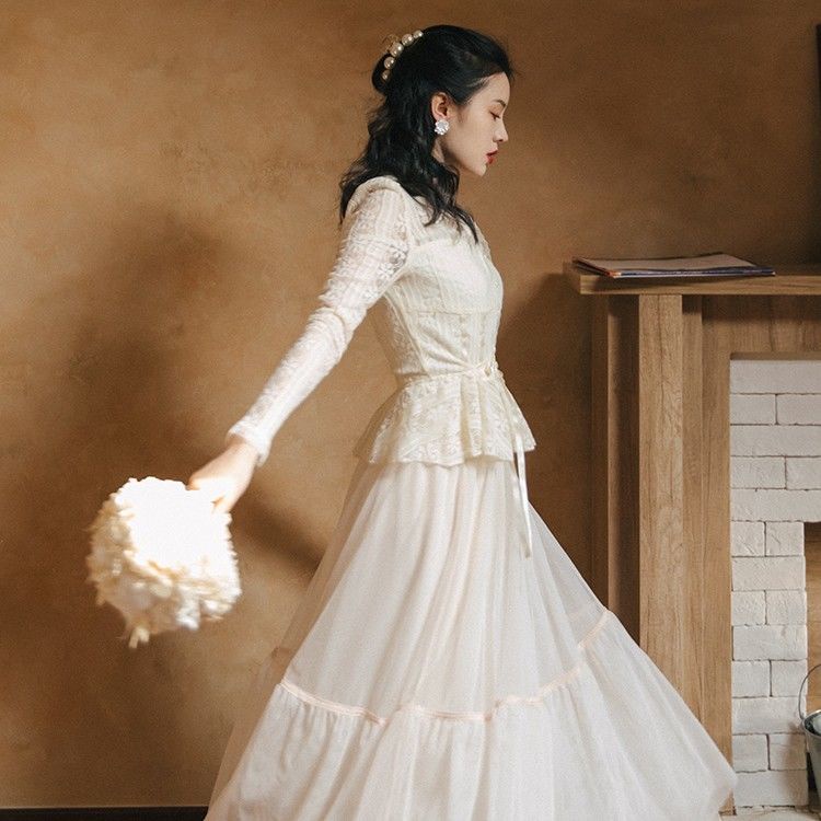 Set áo tay dài phối ren và chân váy phong cách Pháp thời trang thanh lịch cho nữ | BigBuy360 - bigbuy360.vn