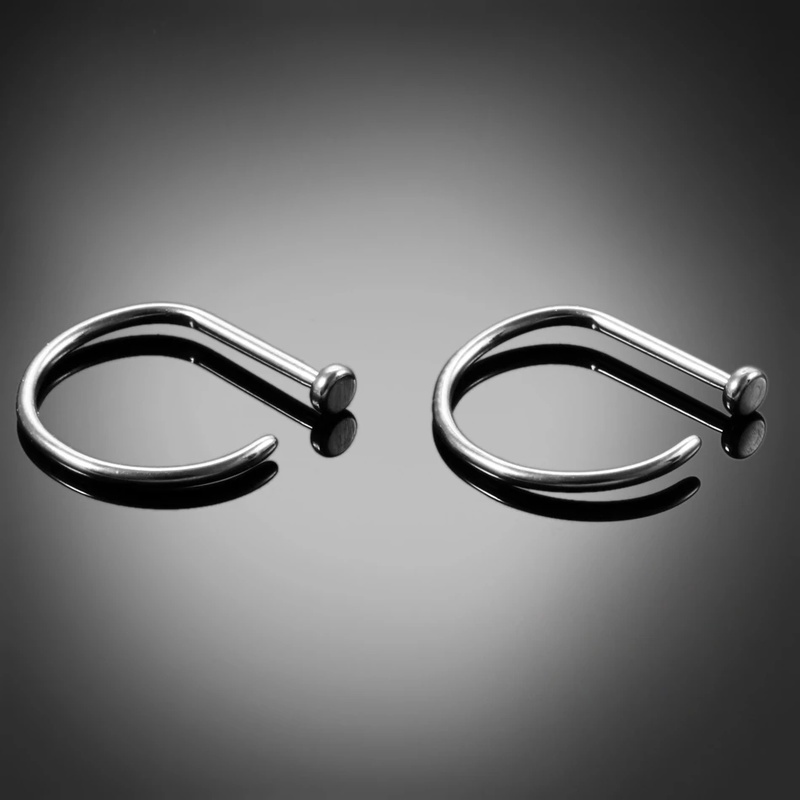 1 Khuyên Xỏ Mũi Hình Chữ D Bằng Titan Cá Tính