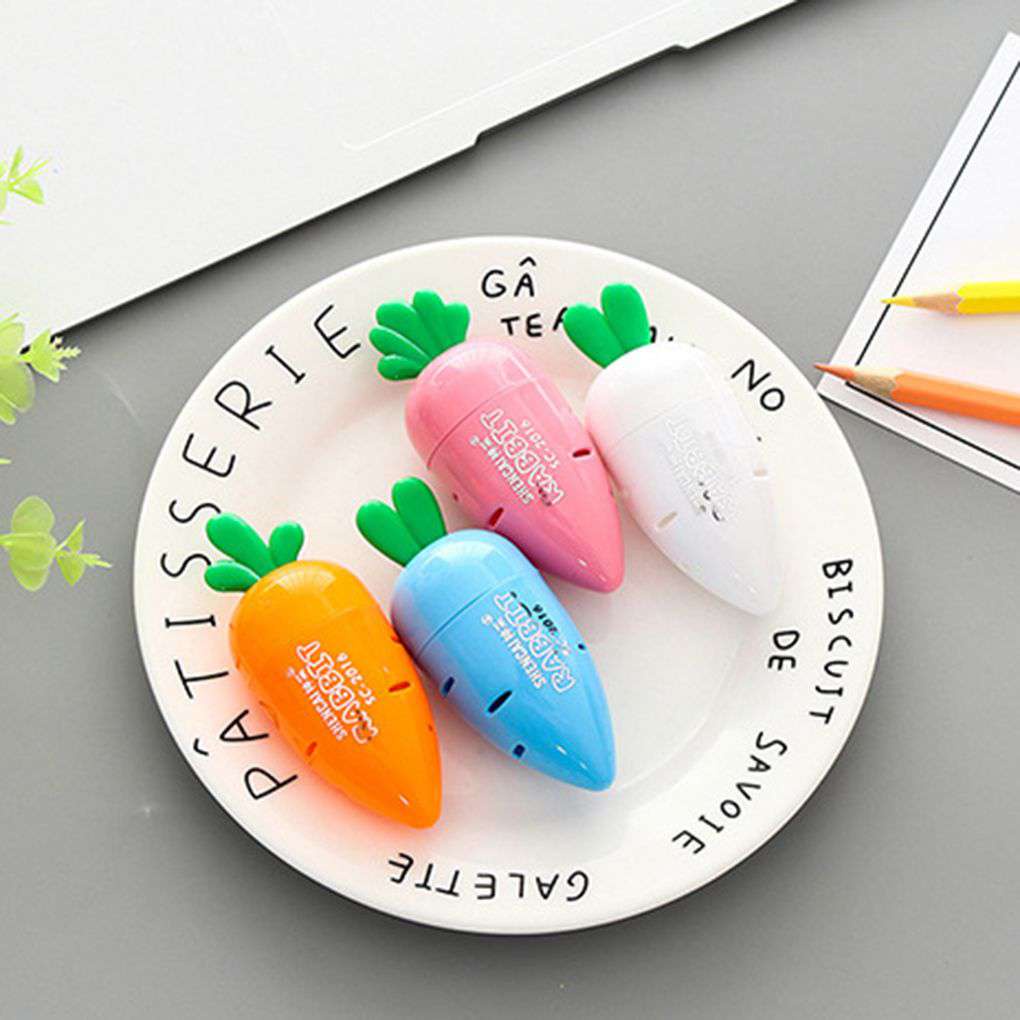 Adorable Carrot Style Plastic Manual Removable Easy Cleanup Student Pencil Sharpeners Color Random