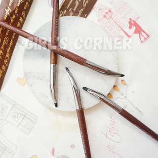 Cọ kẻ eyeliner Makeup Forever 260 đầu gấp