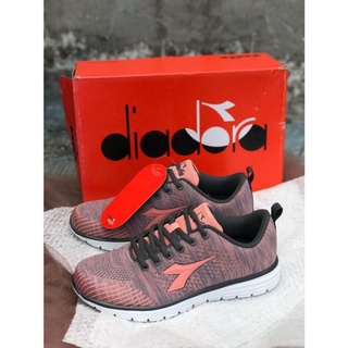 Giày chạy bộ Diadora chính hãng màu xám đậm size 36 c thumbnail
