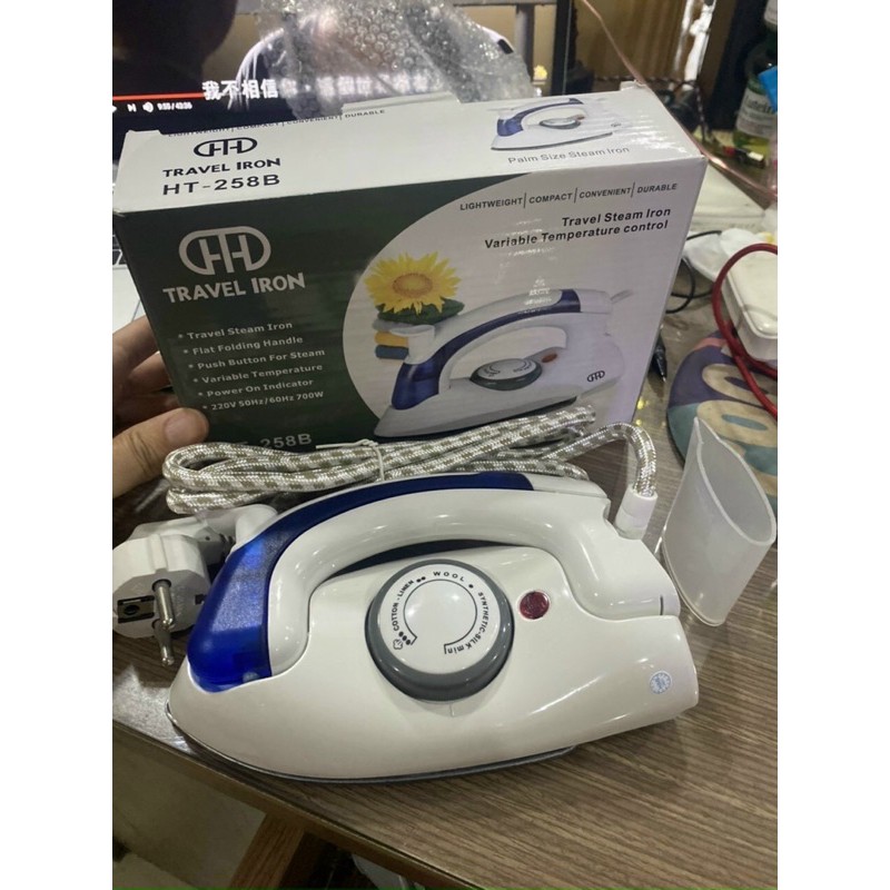 Bàn ủi mini gấp gọn du lịch TRAVEL IRON