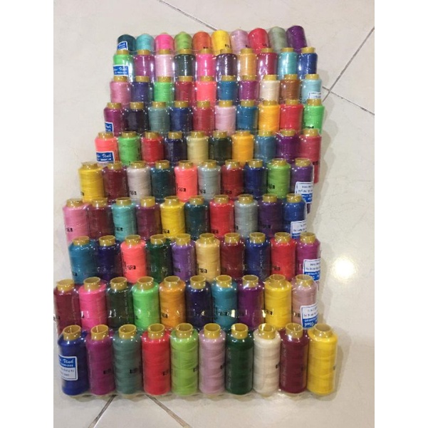 10 cuộn chỉ cotton, loại trắng,đen và 10 màu