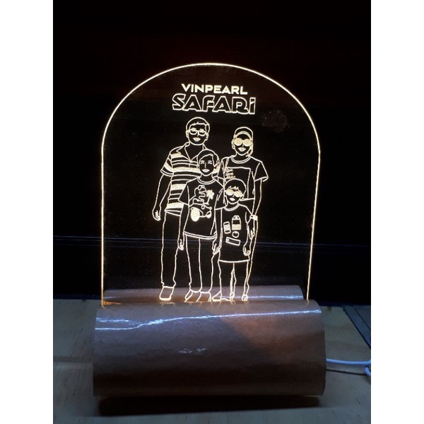 Tấm led khắc Thương Hiệu