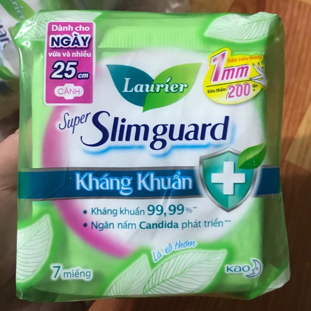 Băng vệ sinh cao cấp Laurier shuper slimguard 25cm ( có cánh ) 7 miếng