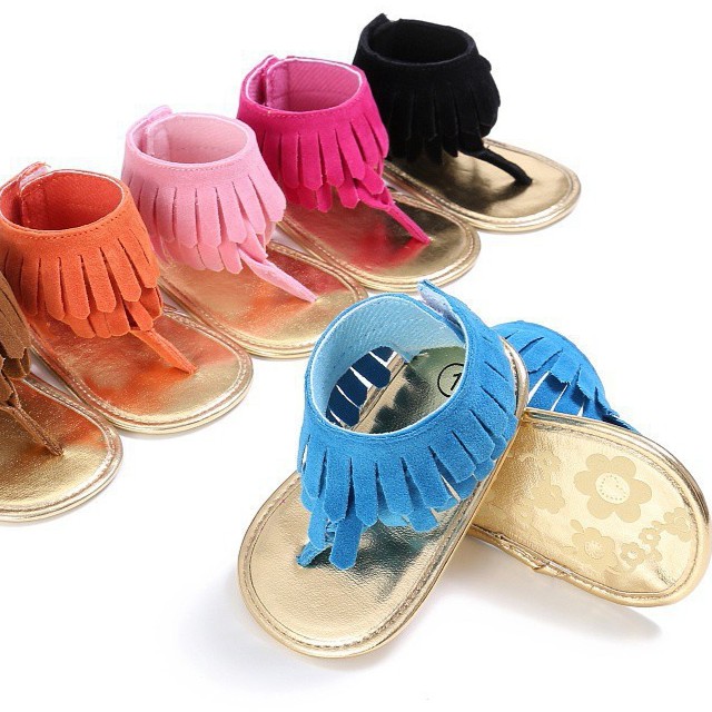 Giày sandal đế mềm kiểu kẹp ngón phối tua rua xinh xắn cho bé gái