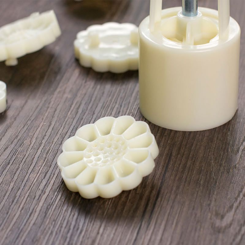 Set 8 Khuôn Nhấn Tay Làm Bánh Trung Thu 25g DIY