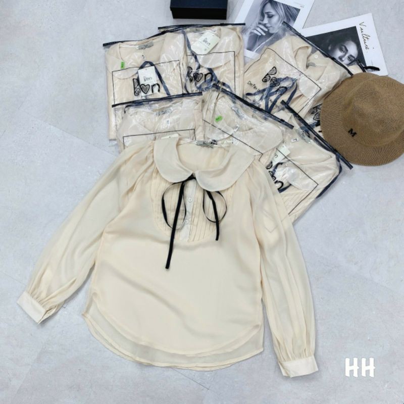 Áo voan cổ sen buộc nơ đen