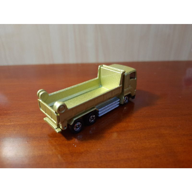 Xe mô hình Tomica Isuzu Giga Dump Truck - No.101 - không hộp