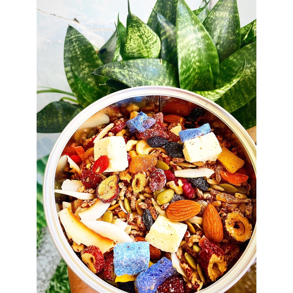 Ngũ cốc ăn kiêng Granola Fresh Lạc Lạc Siêu Hạt 650g mix sữa chua sấy khô ,yến mạch ,Hỗ Trợ Giảm Cân
