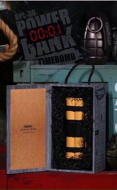 Sạc dự phòng 20.000mAh hình quả bom Remax RPL-39