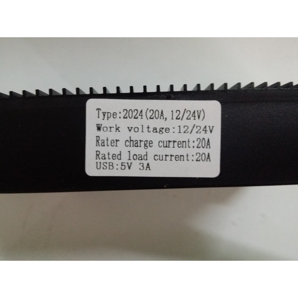 Bộ sạc năng lượng mặt trời PWM hệ 12V 24V 10A 20A LCD USB