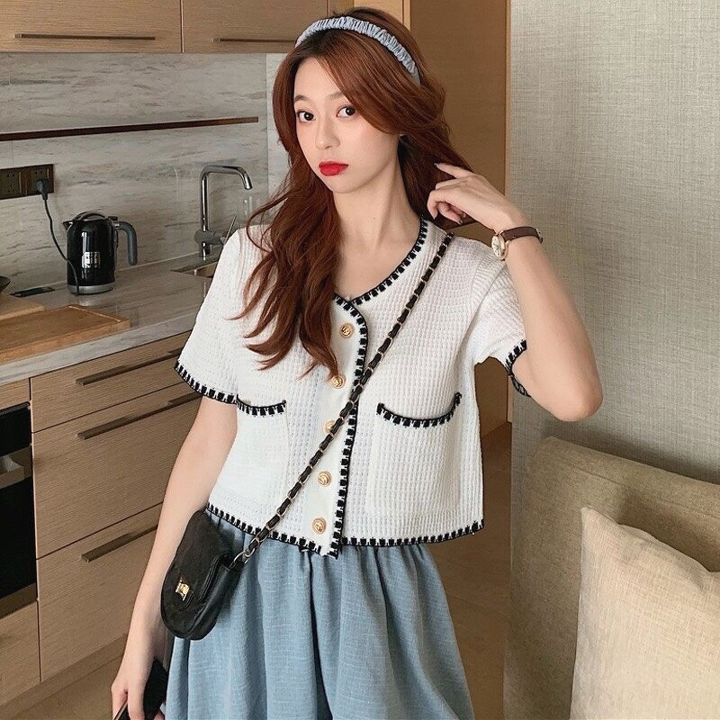 Áo len montoghi viền Quảng châu cổ V
