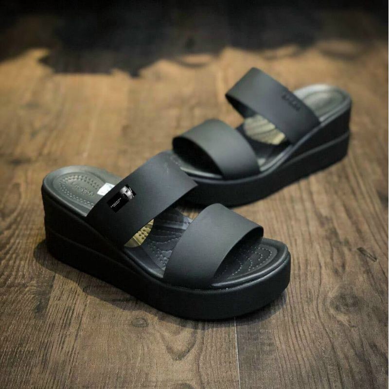 CROCS - Dép lê quai ngang Brooklyn cho nữ, Đế cao 6,5cm - pb46