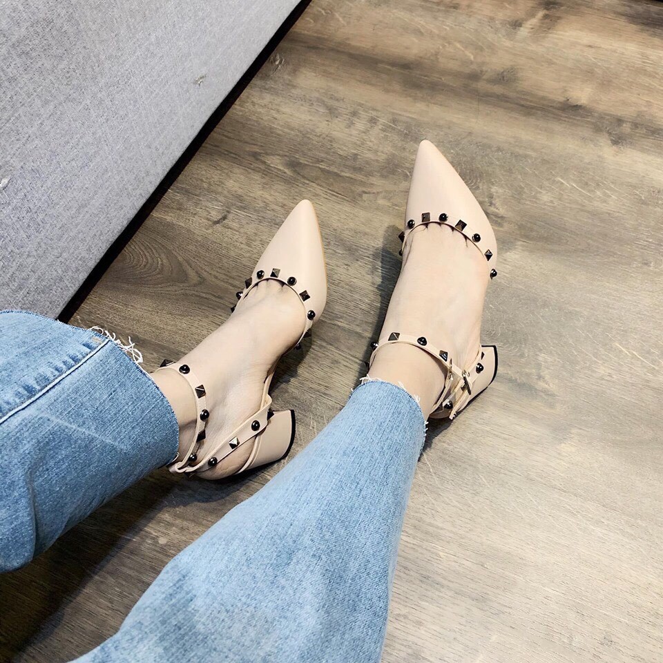Giày sandal bít mũi viền đinh gót 7p êm chân H19
