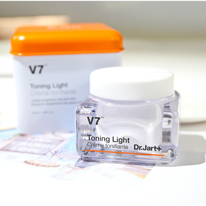 Kem Dưỡng Trắng Và Tái Tạo Da V7 Toning Light Hàn Quốc