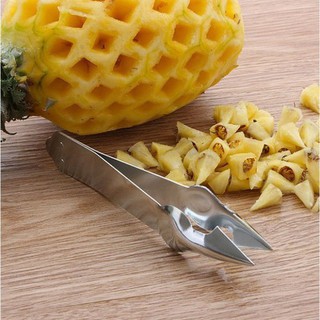 Dụng cụ gắp mắt dứa siêu nhanh