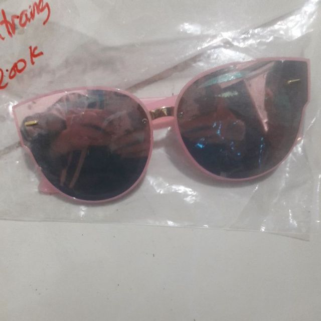 Kính gucci hồng