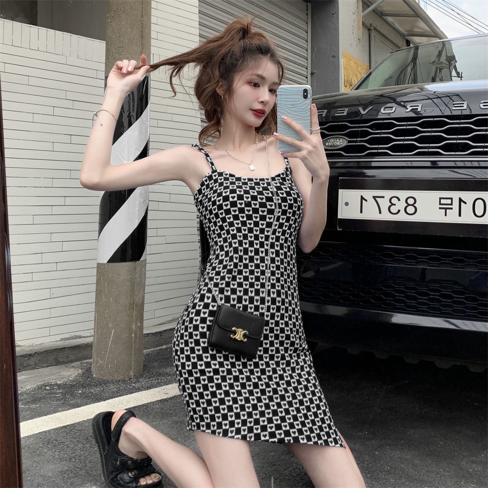 Bộ Áo Thun + Chân Váy Yếm In Họa Tiết Trái Tim Thời Trang Mùa Hè 2022 Dành Cho Nữ