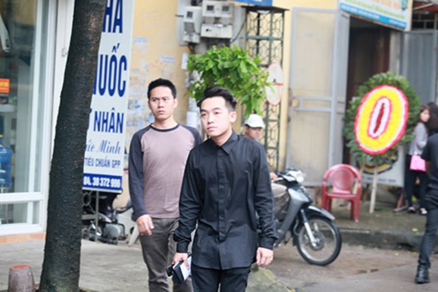 Áo Sơ Mi Đen Tang Lễ Nam Nữ