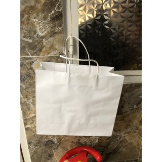 túi giấy đựng hoa sáp thơm giao ngẫu nhiên.