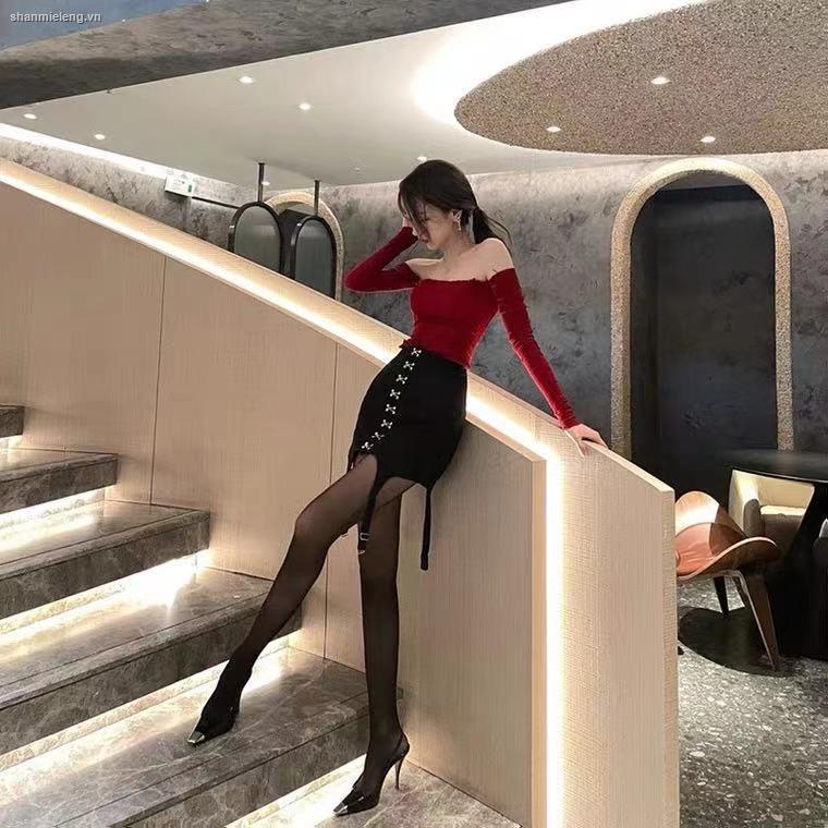 Giày Cao Gót Mũi Vuông Phối Khóa Kim Loại Màu Đen Quyến Rũ Thời Trang Cho Nữ