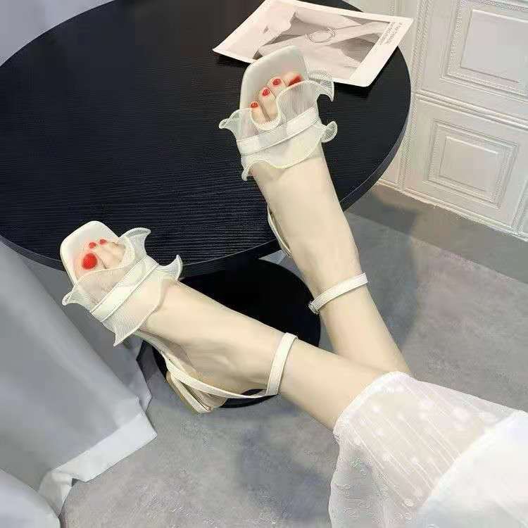 Sandal Nữ Ren Hoa Đế Thấp	3P Mẫu cá tính thiết kế giành riêng cho các nàng đi chơi dịp đặc biệt