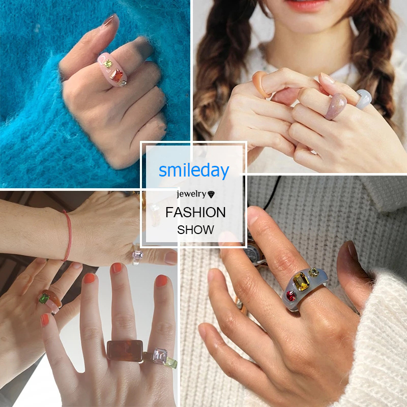 Nhẫn nhựa trong suốt hoạ tiết hình học phong cách Hàn Quốc