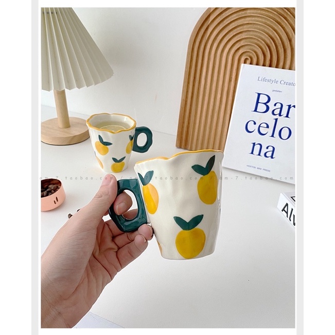 Cốc sứ dáng hoa tuilip hoạ tiết vẽ tay đáng yêu