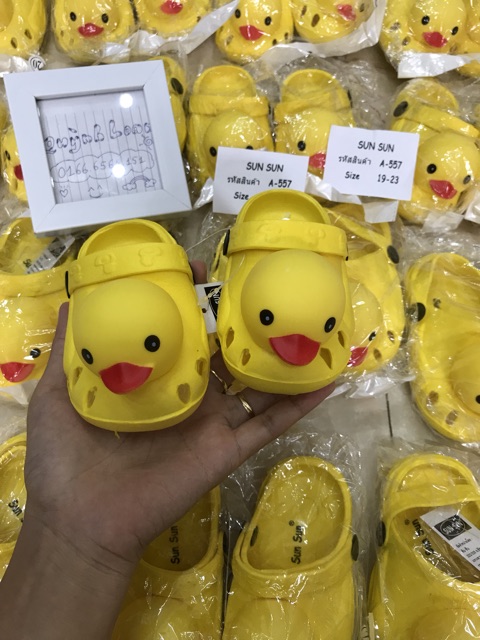Dép vịt vàng Thái Lan