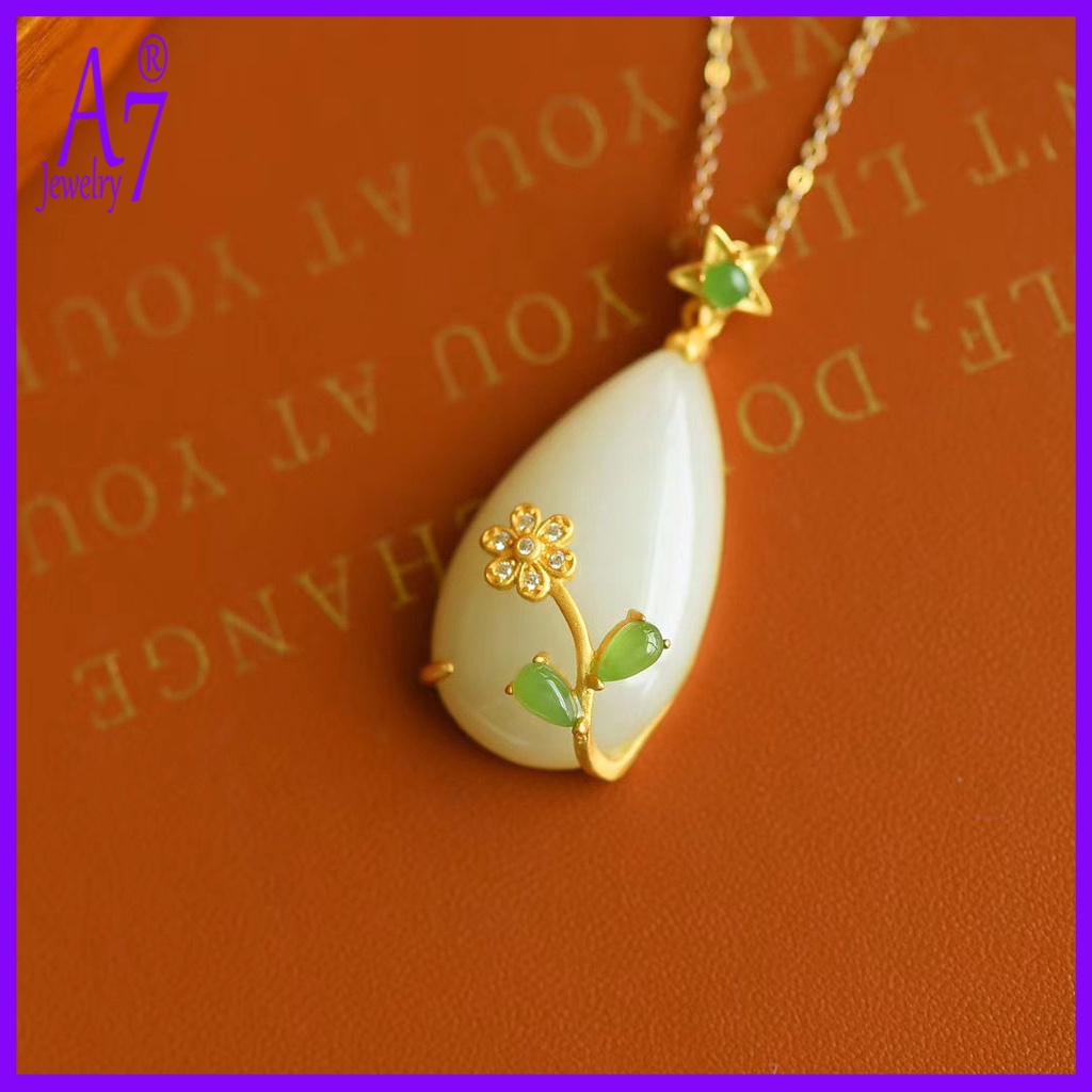 Vòng cổ Ngọc Bích Màu Trắng Đính Đá Ngọc Bích Cho Phụ Nữ Trung Niên