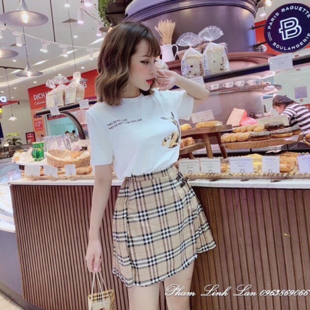 Set áo thun in hình con nai chân váy kẻ caro