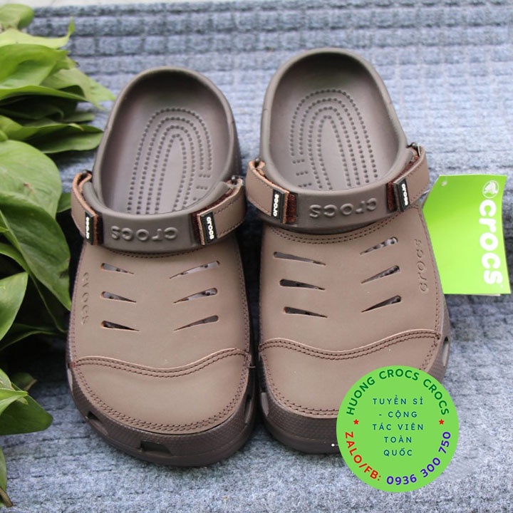 DÉP SỤC CROCS YUKON SPORT CLOG CHO NAM MÀU NÂU, chuẩn xịn, full box