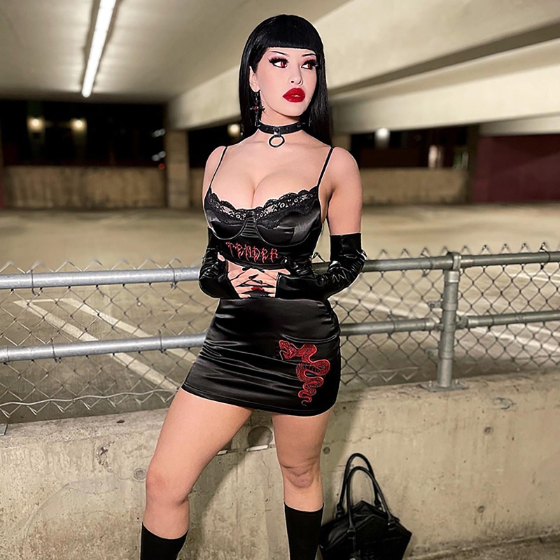 Brroa Set Áo Croptop 2 Dây In Chữ + Chân Váy Ôm Dáng Họa Tiết Da Rắn Quyến Rũ Cho Nữ