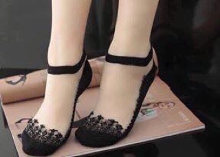 Set 10 đôi tất công chúa ren trong suốt màu đen