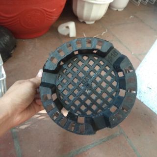 Chậu nhựa đen trồng lan phi 18cm